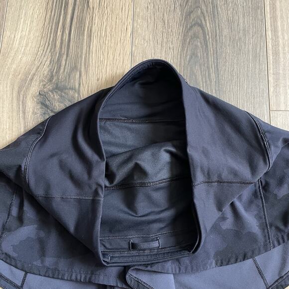 Lululemon Speed Up High Rise Short 4" Tall Lined size 4 Black Camo EUC - Picture 7 of 11